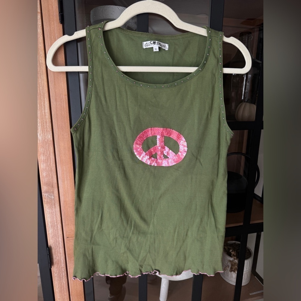 Vintage Y2K Peace Sign tank top embellished sequins ribbed lettuce hem scoop
